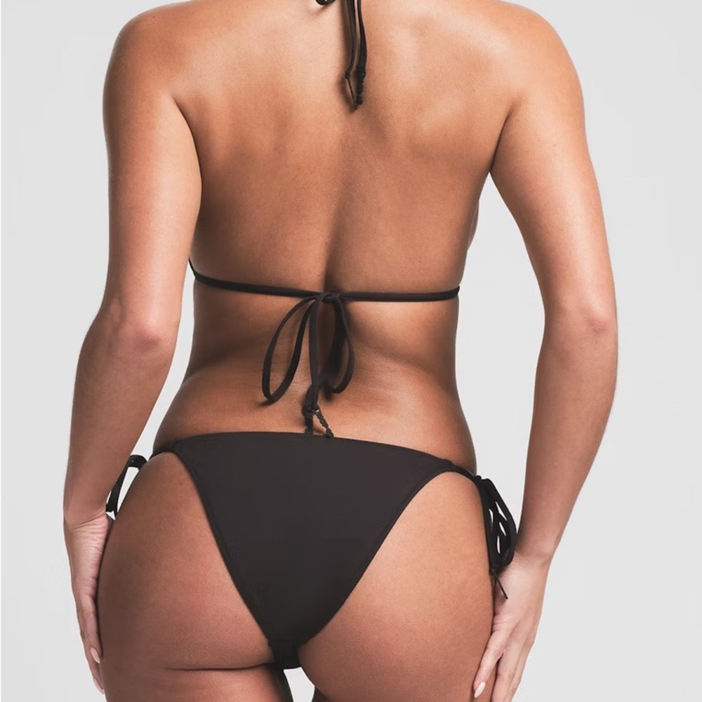 SKIMS Elegant Black Bikini Top - Picture 4 of 4